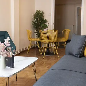 Houseloft White Tower Icon Apartment